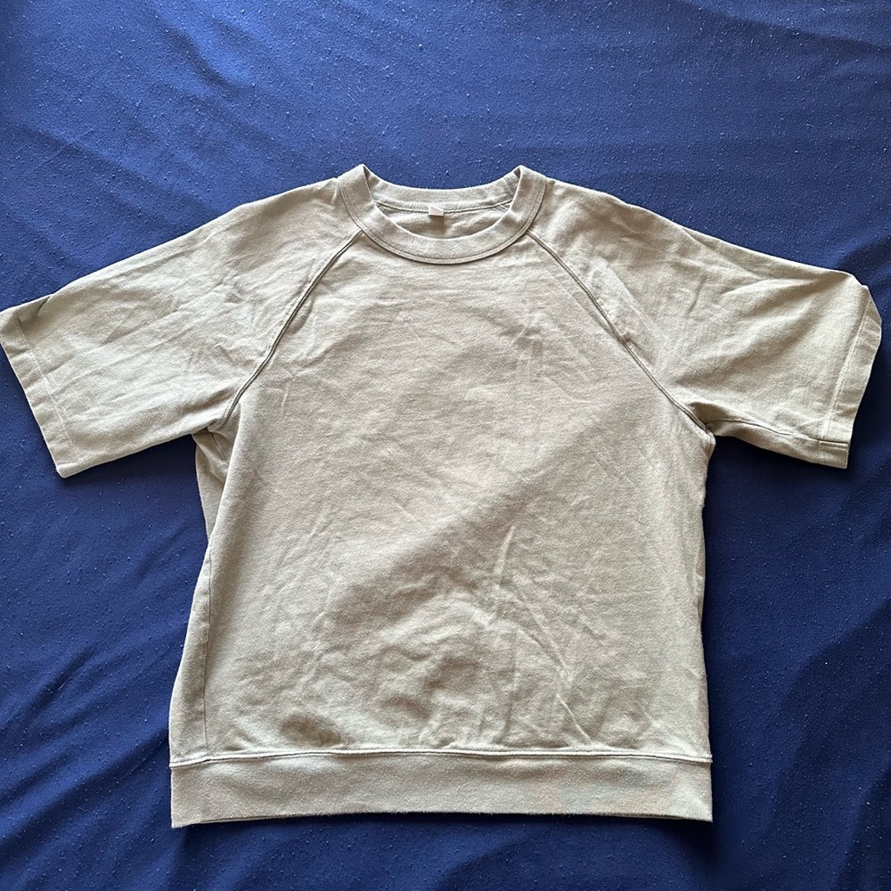 Uniqlo woman’s tee